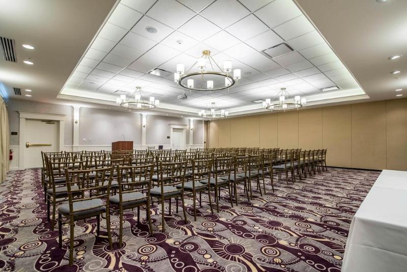 Park Manor Hotel 克利夫顿帕克 外观 照片 The ballroom at the hotel