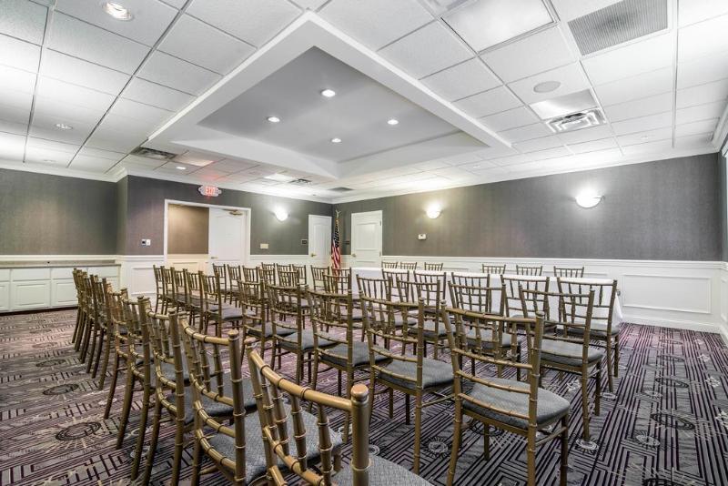 Park Manor Hotel 克利夫顿帕克 外观 照片 The ballroom at the Hilton Garden Inn